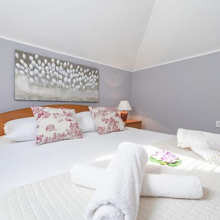 Apartments By The Sea Baska Voda, Makarska - 17570 Bilik gambar