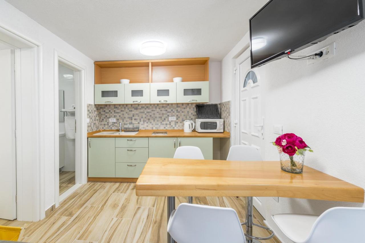 Apartments By The Sea Baska Voda, Makarska - 17570 Luaran gambar