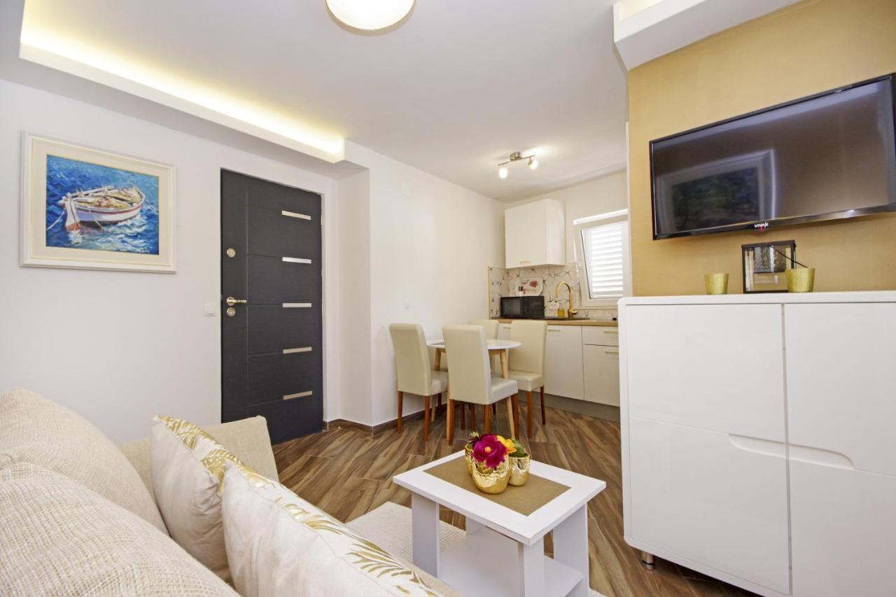 Apartments By The Sea Baska Voda, Makarska - 17570 Luaran gambar