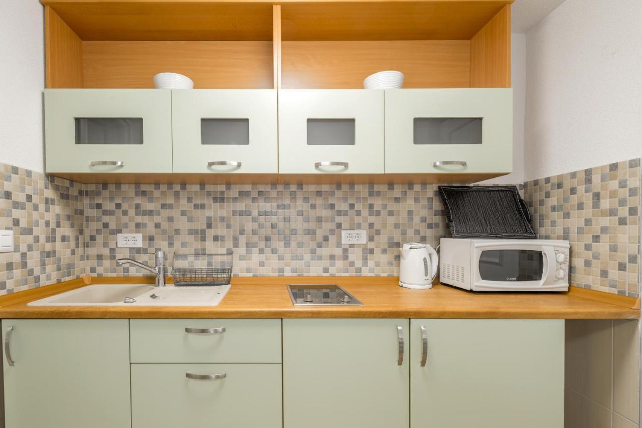 Apartments By The Sea Baska Voda, Makarska - 17570 Luaran gambar