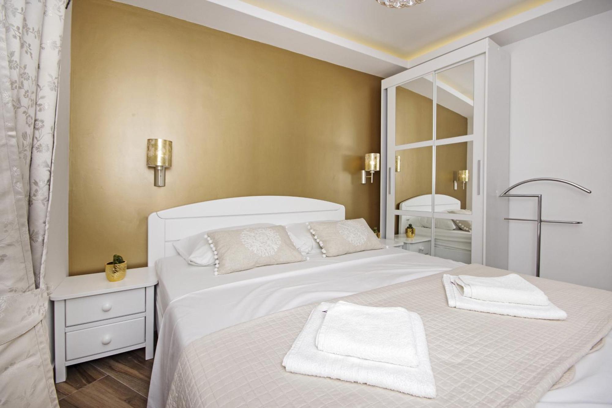 Apartments By The Sea Baska Voda, Makarska - 17570 Bilik gambar