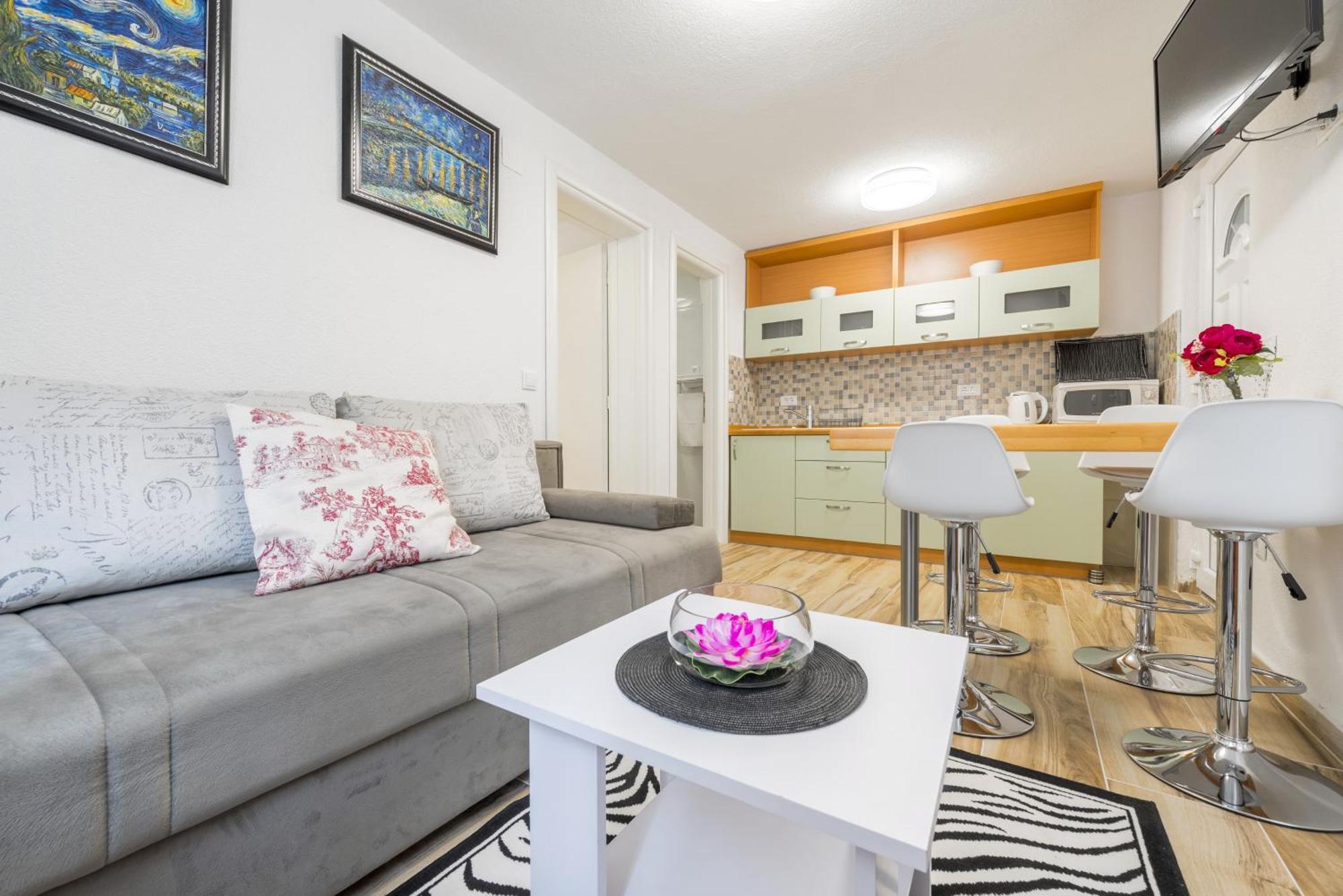 Apartments By The Sea Baska Voda, Makarska - 17570 Bilik gambar